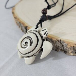 Hawaiian Style Resin Sea Ocean Turtle Pendant Necklace Animal Jewelry